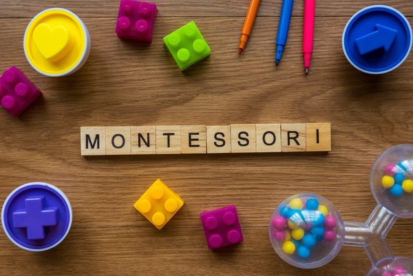Matériel d'éveil montessori : conseil pour faire le choix idéal
